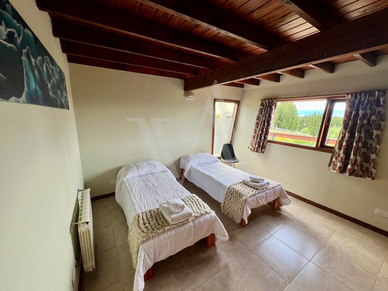 Foto 16 de Casa en venta en Calafate. Ubicacion excelente.