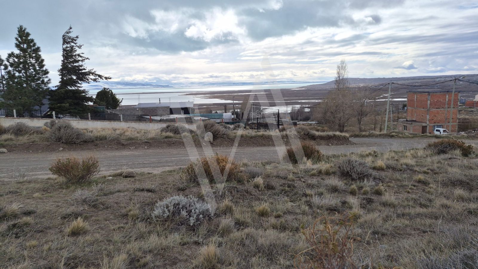 Lote en Venta con servicios. Manantiales, El Calafate - 1