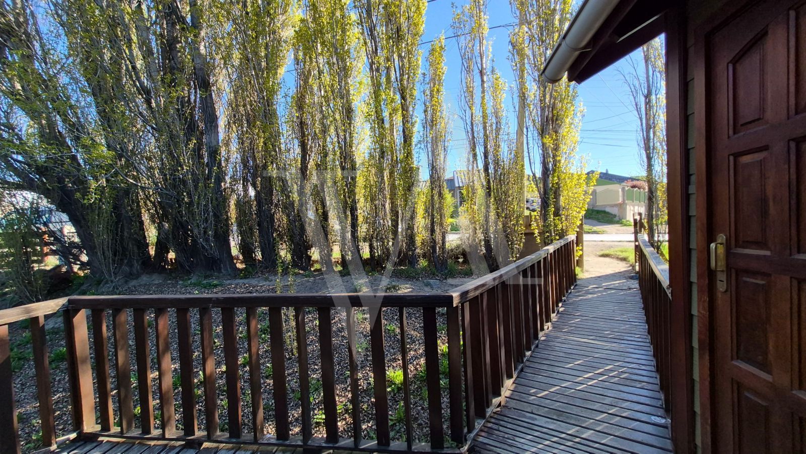 CASA EN VENTA EN EL CALAFATE. EXCELENTE UBICACION - 1